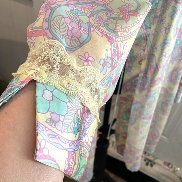 DELICATES Semi Sheer Kimono Robe Pastel Floral On Yellow (no belt) Women’s L - Picture 4 of 9